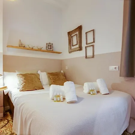 New! En Ville Boutique Placa Universitat Apartment Barcelona